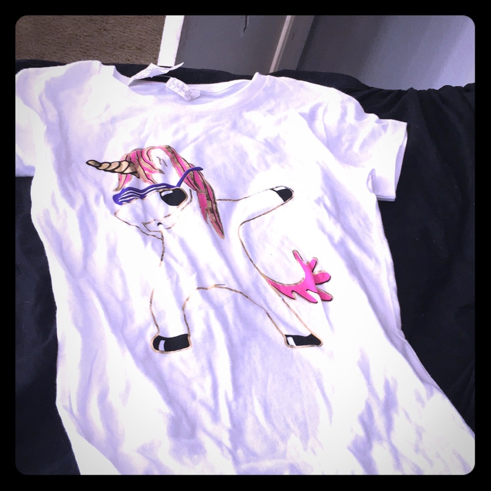 Unicorn dab graphic top